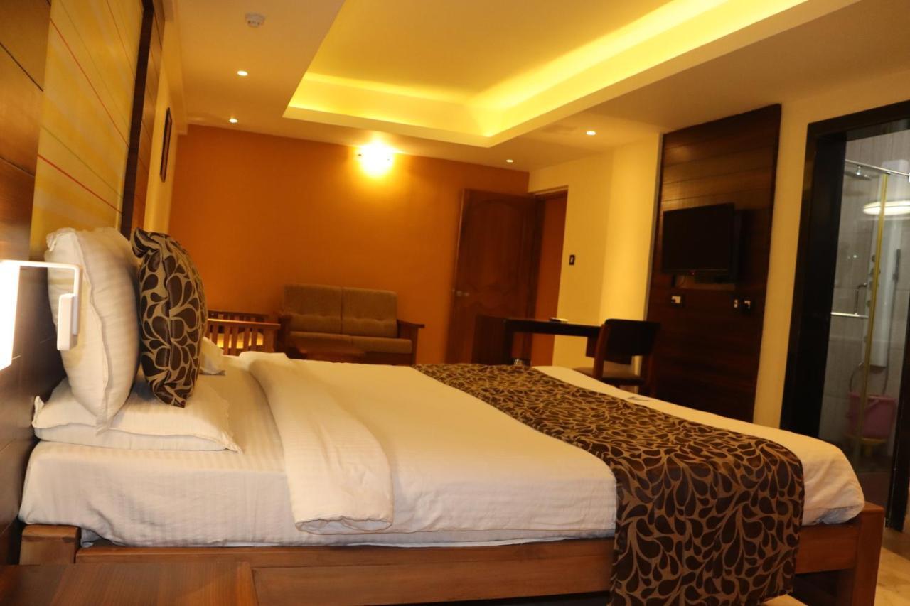 Hotel Madhuvan Serai Манипала Экстерьер фото