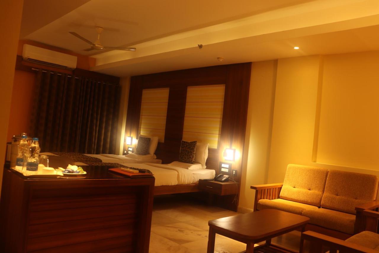 Hotel Madhuvan Serai Манипала Экстерьер фото