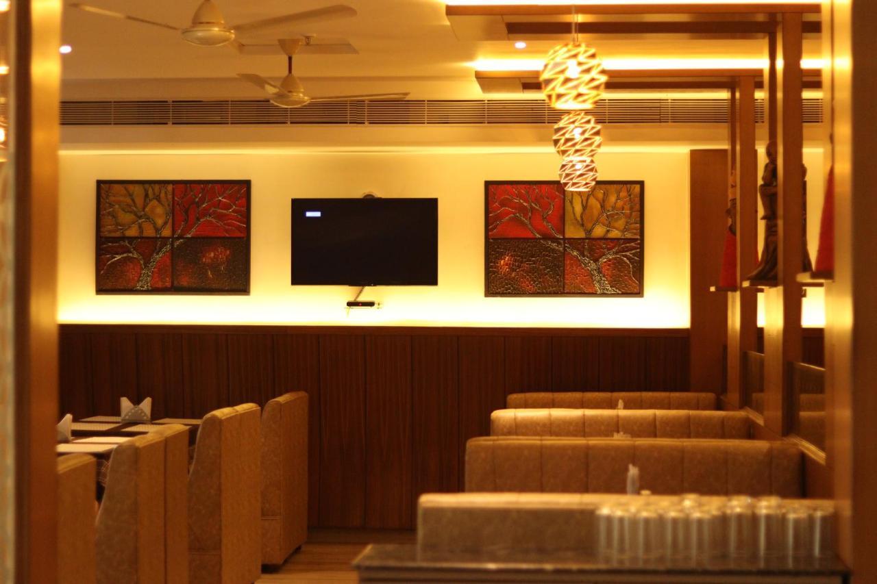 Hotel Madhuvan Serai Манипала Экстерьер фото