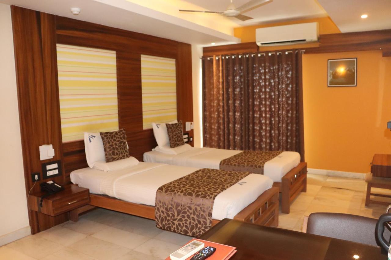 Hotel Madhuvan Serai Манипала Экстерьер фото