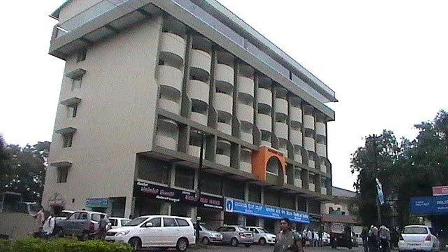 Hotel Madhuvan Serai Манипала Экстерьер фото