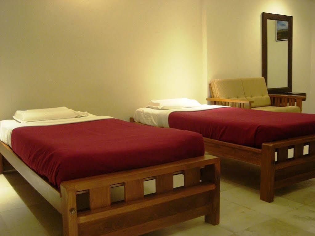 Hotel Madhuvan Serai Манипала Экстерьер фото