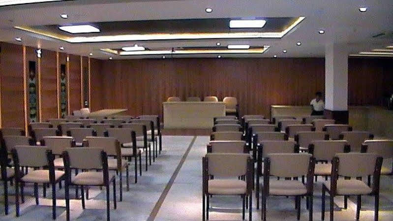 Hotel Madhuvan Serai Манипала Экстерьер фото