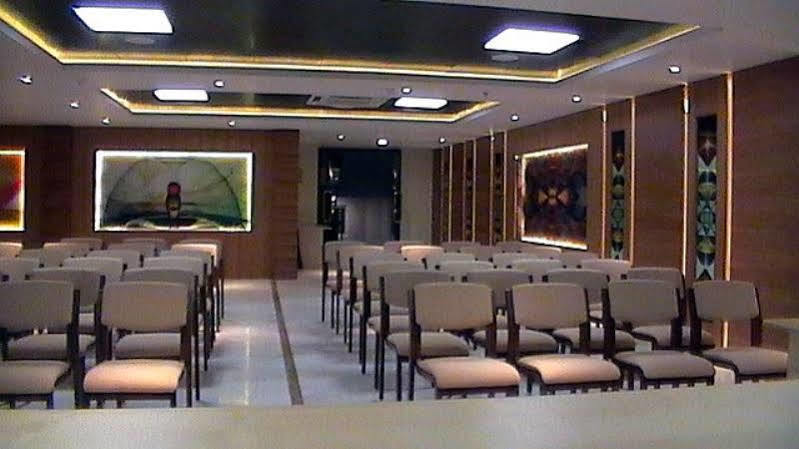 Hotel Madhuvan Serai Манипала Экстерьер фото