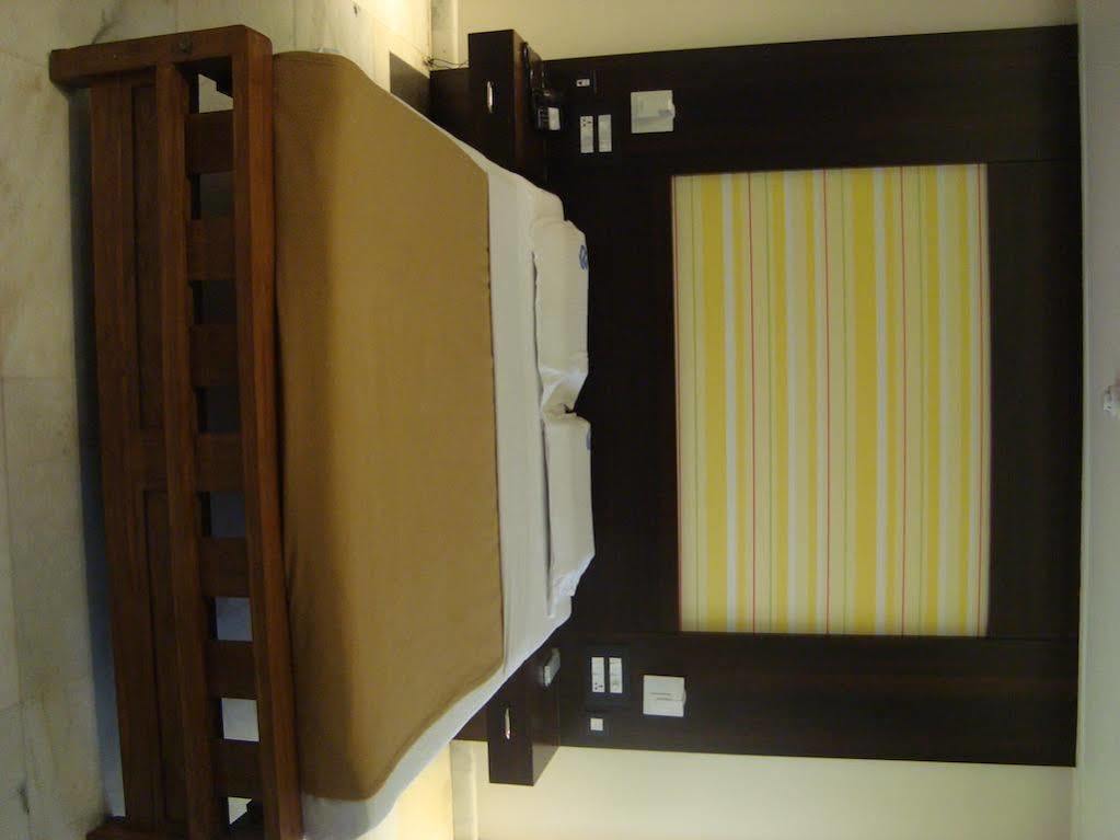 Hotel Madhuvan Serai Манипала Экстерьер фото