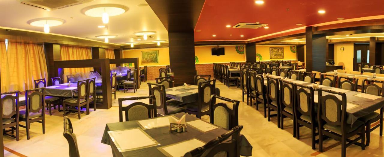 Hotel Madhuvan Serai Манипала Экстерьер фото