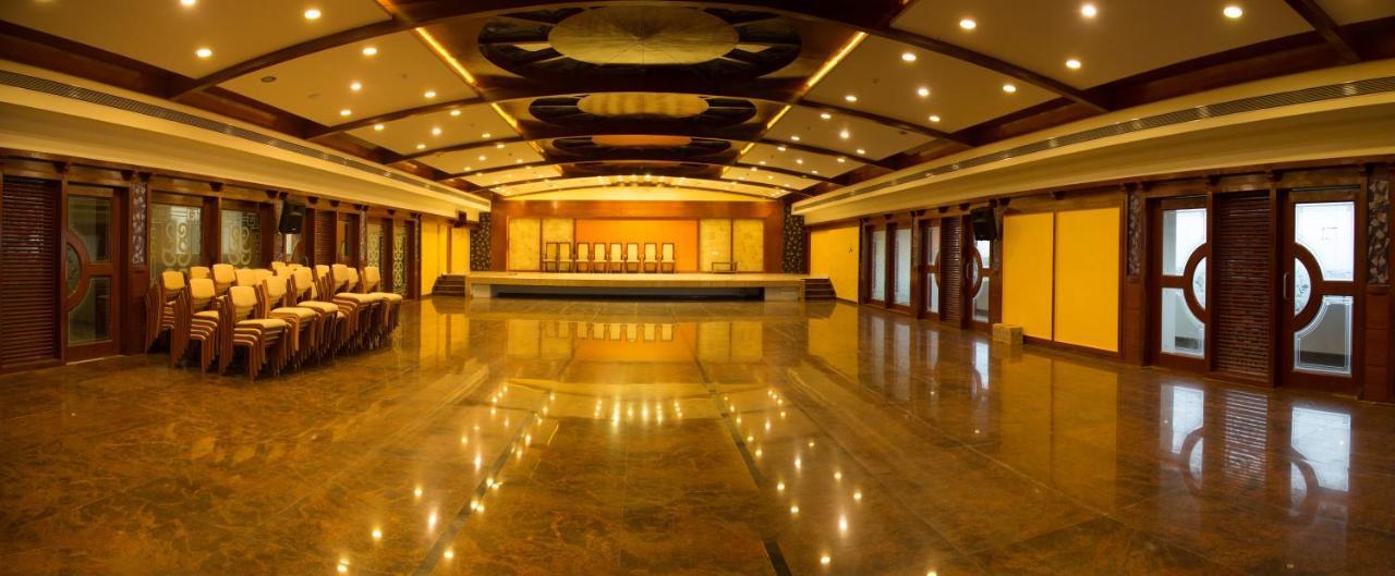 Hotel Madhuvan Serai Манипала Экстерьер фото